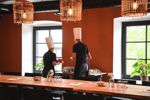 koosolekusal tohi distilleryskohila.JPG